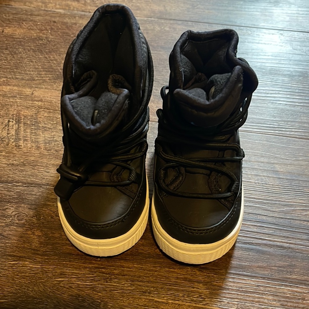 Native toddler snow boots